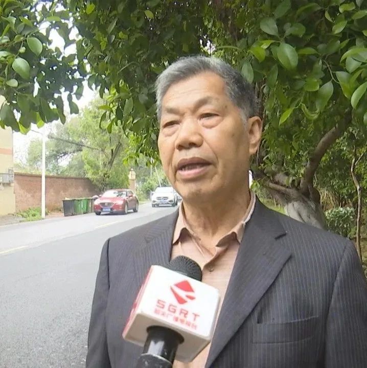 DƬ